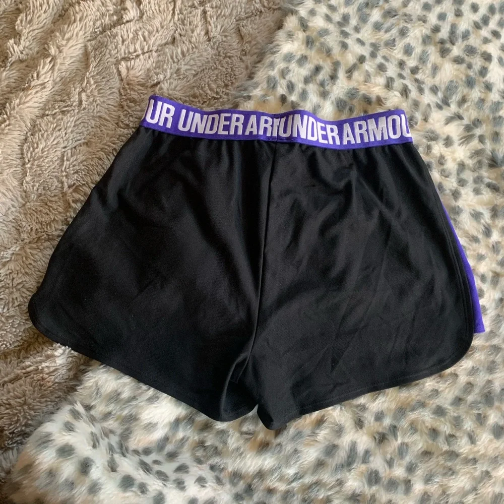 underarmour shorts 🤍 nwot - Picture 2 of 4